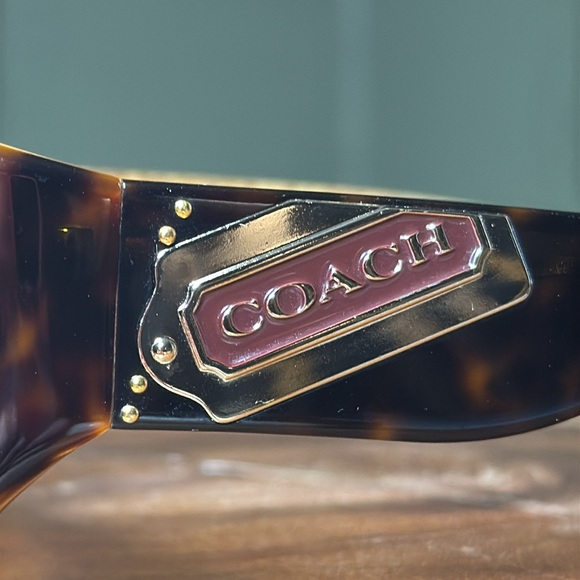 COACH TORTOISE MADELINE HANG TAG SUNGLASSES WITH HARDSHELL CASE - Picture 4 of 16